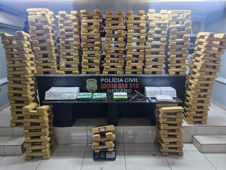 Dois homens são presos e mais de 430 quilos de drogas são apreendidos em operação da Polícia Civil em Gravataí