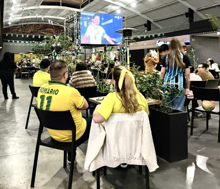 Com música ao vivo e telão, Praça Mall prepara programação especial para Brasil x Noruega neste domingo em Gravataí