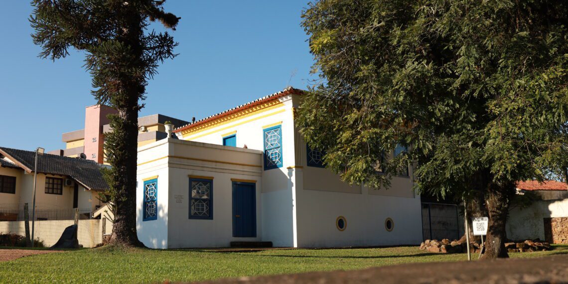 Parte da história de Gravataí e do RS, cultura açoriana é destaque em exposição na Assembleia Legislativa