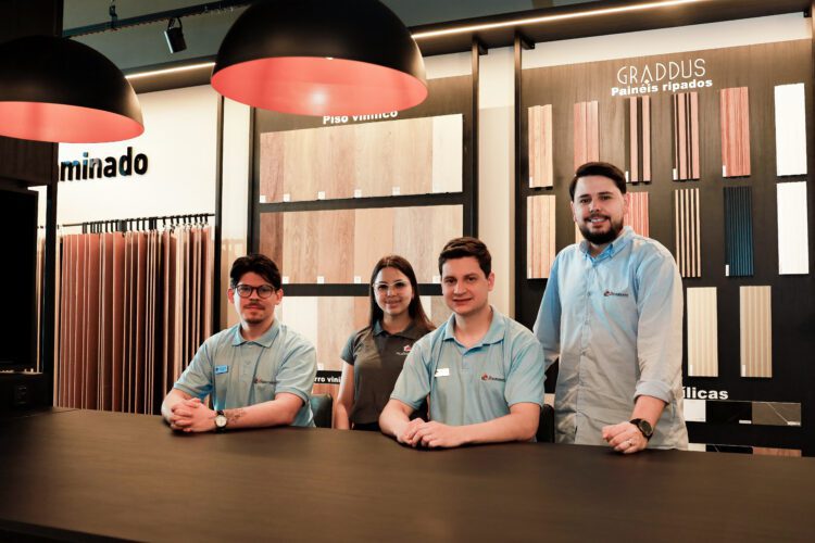 JS Acabamentos acelera expansão e transforma conhecimento técnico em diferencial de mercado