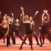 Escola leva espetáculo inspirado em musicais da Broadway ao palco do Teatro do Sesc Gravataí