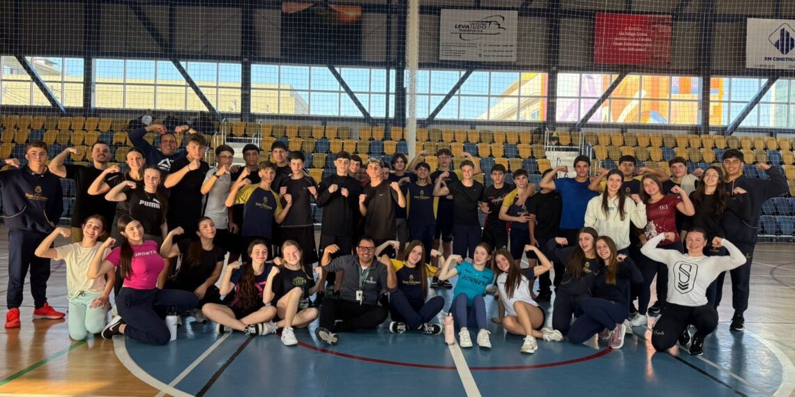Em projeto inédito, ginásio de escola de Gravataí se transforma em arena de CrossFit