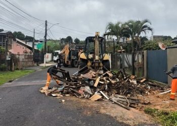 Descarte irregular de resíduos em via pública ocasiona multa de R$ 6,5 mil em Gravataí