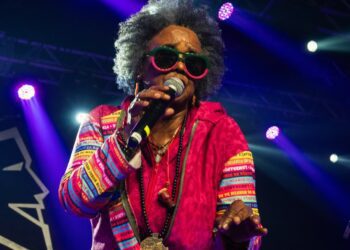 Da MPB ao funk: Sandra Sá faz show no Sesc Gravataí em novembro