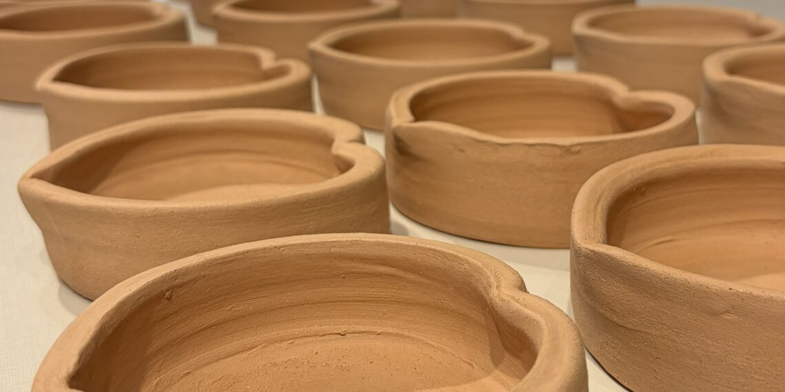Em Gravataí, Espaço Colab promove edição do encontro “Entre Cores” com pinturas em cerâmica
