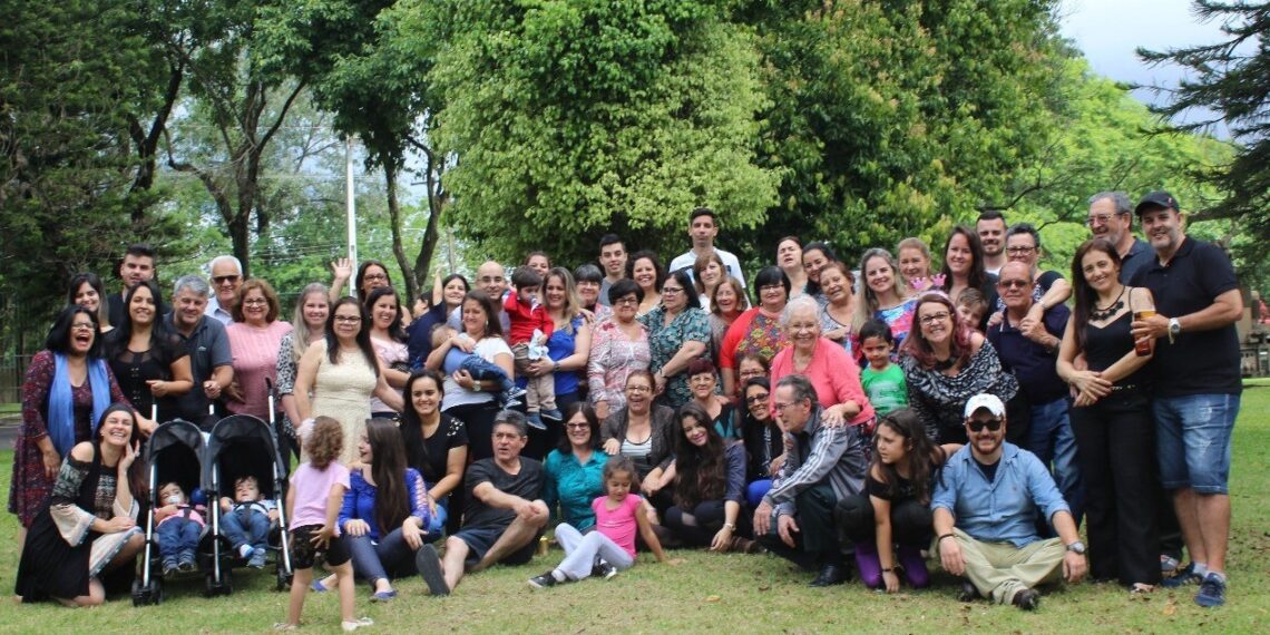 Há 20 anos, moradores de Gravataí transformam encontro anual de primos em grande evento para fortalecer os laços familiares