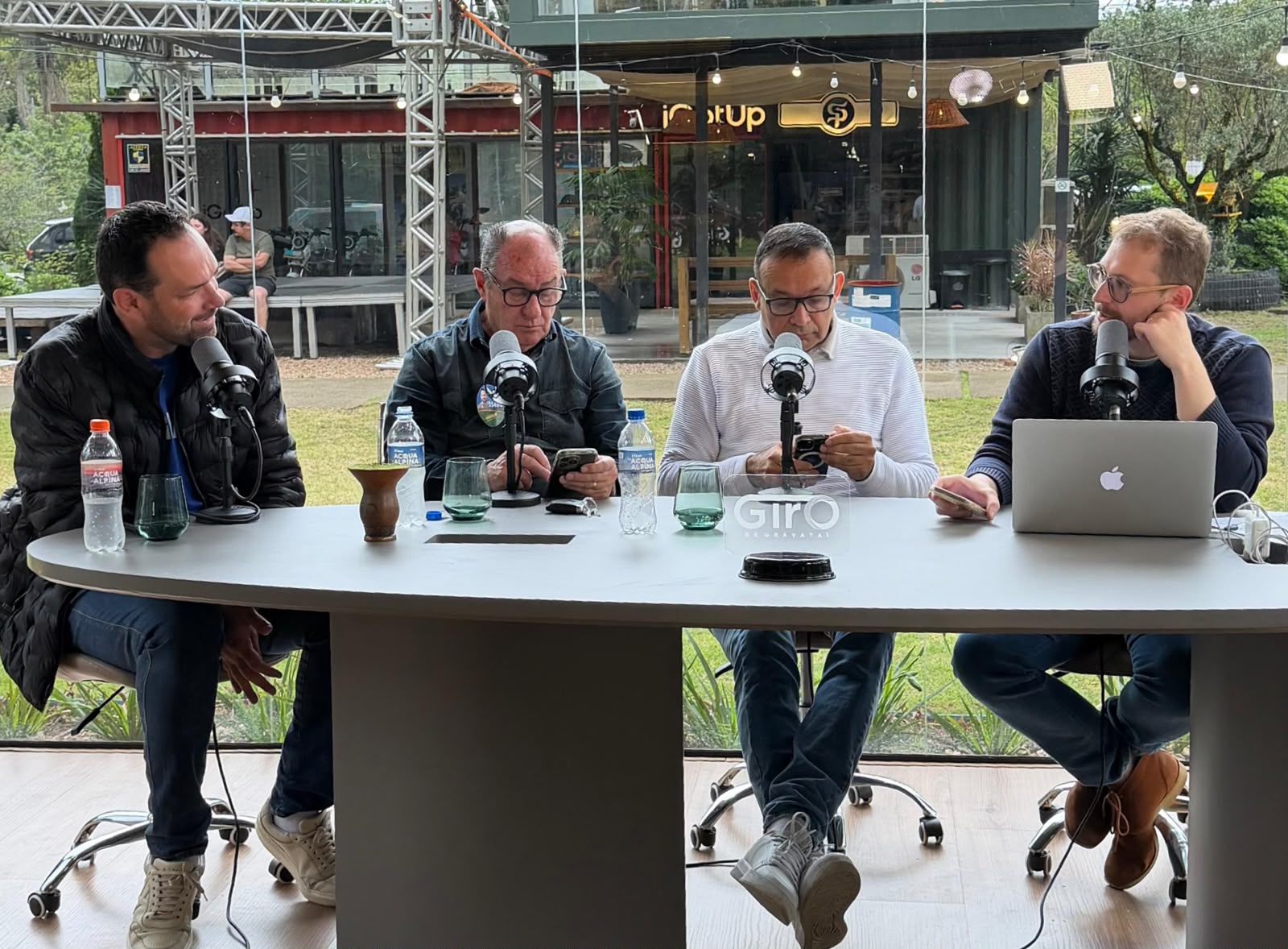 Mais de 12 horas ao vivo marcam cobertura histórica do Giro nas Eleições 2026