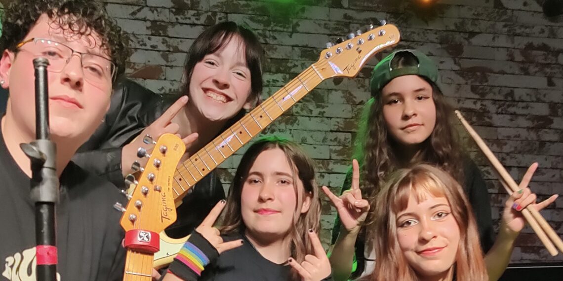Banda de adolescentes de Gravataí que chamou a atenção do Raimundos se apresenta neste domingo no Bar do Lado
