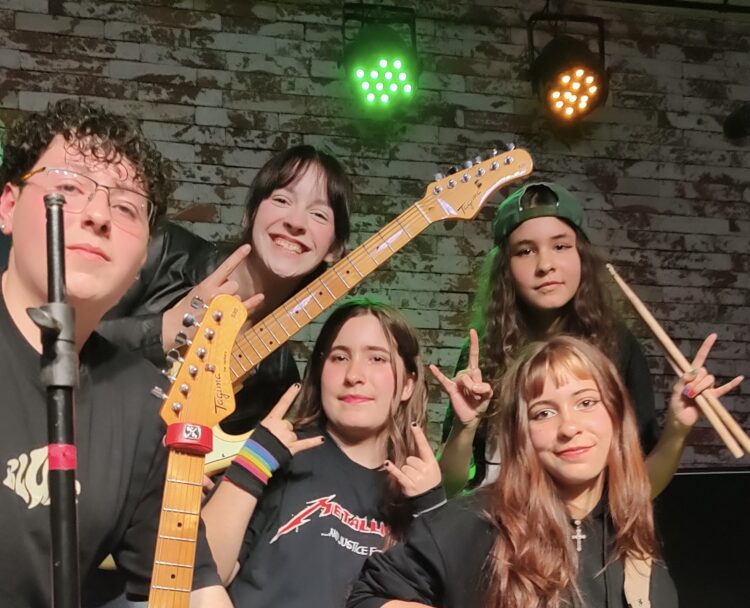 Banda de adolescentes de Gravataí que chamou a atenção do Raimundos se apresenta neste domingo no Bar do Lado