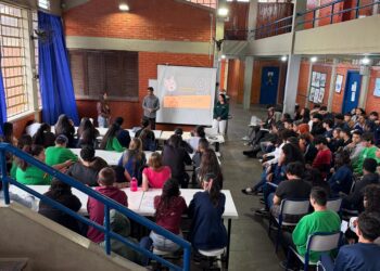 Clínica inicia projeto gratuito de acolhimento psicológico em escolas de Gravataí