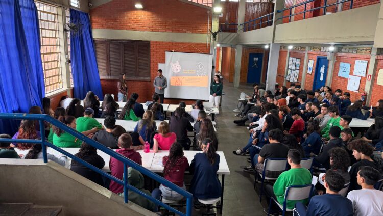 Clínica inicia projeto gratuito de acolhimento psicológico em escolas de Gravataí