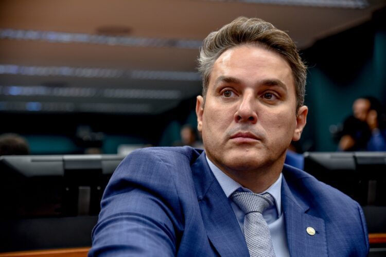 Zucco prepara mudanças na estrutura do governo do RS e pretende cortar até metade das secretarias
